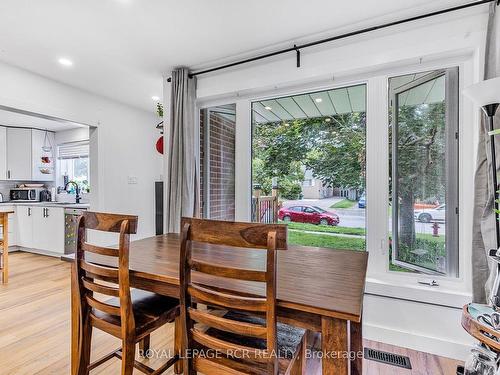 108 Mcintyre Cres, Halton Hills, ON - Indoor Photo Showing Dining Room