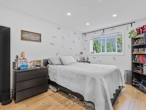 108 Mcintyre Cres, Halton Hills, ON - Indoor Photo Showing Bedroom