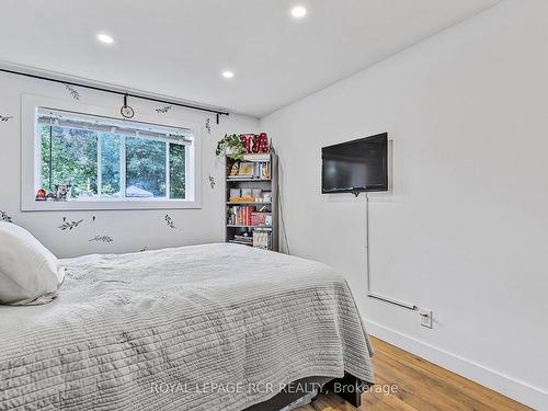 108 Mcintyre Cres, Halton Hills, ON - Indoor Photo Showing Bedroom