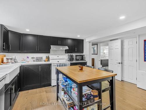 108 Mcintyre Cres, Halton Hills, ON - Indoor Photo Showing Kitchen