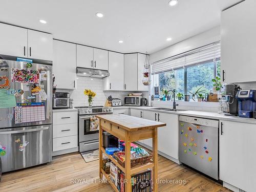 108 Mcintyre Cres, Halton Hills, ON - Indoor Photo Showing Kitchen