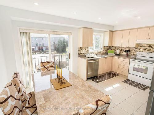 40-4950 Albina Way, Mississauga, ON - Indoor Photo Showing Kitchen