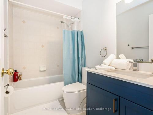 40-4950 Albina Way, Mississauga, ON - Indoor Photo Showing Bathroom