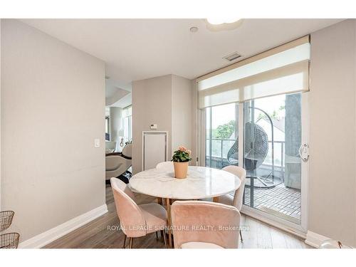 325-11 Bronte Rd, Oakville, ON - Indoor Photo Showing Dining Room