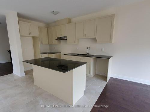 44 Lollard Way, Brampton, ON - Indoor Photo Showing Kitchen