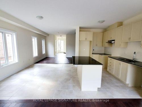 44 Lollard Way, Brampton, ON - Indoor Photo Showing Kitchen