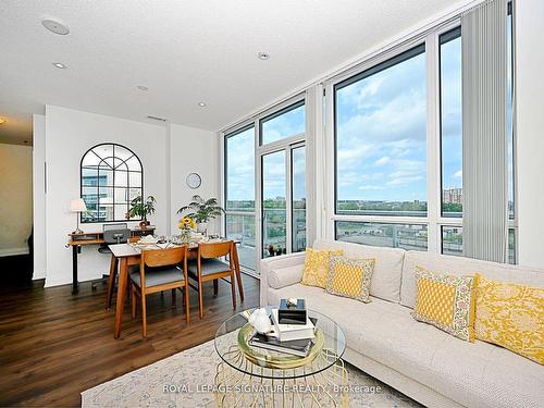 505-65 Speers Rd E, Oakville, ON - Indoor Photo Showing Living Room