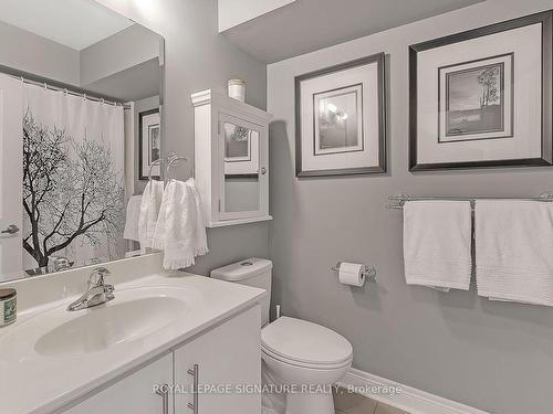 9 Furrow Lane, Toronto, ON - Indoor Photo Showing Bathroom