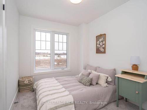 5-690 Broadway Ave, Orangeville, ON - Indoor Photo Showing Bedroom