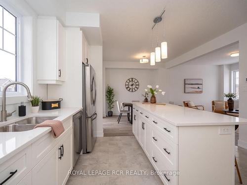 5-690 Broadway Ave, Orangeville, ON - Indoor Photo Showing Kitchen With Double Sink