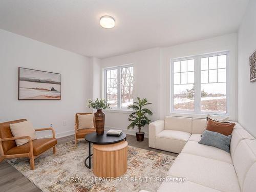 5-690 Broadway Ave, Orangeville, ON - Indoor Photo Showing Living Room