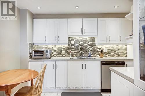 303 - 625 The West Mall, Toronto (Eringate-Centennial-West Deane), ON - Indoor Photo Showing Kitchen