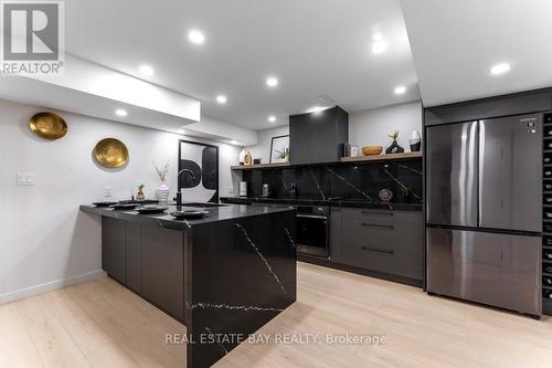 68 Whistler Street, Hamilton (Stoney Creek Mountain), ON - Indoor Photo Showing Kitchen