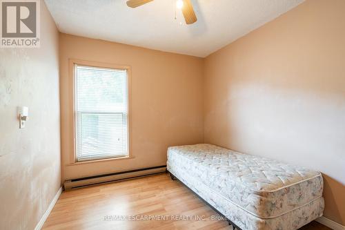 354 Cumberland Avenue, Hamilton (Blakeley), ON - Indoor Photo Showing Bedroom