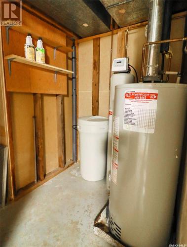 414 1St Street N, Cabri, SK - Indoor Photo Showing Basement