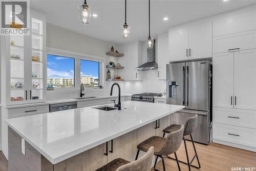 5217 E Green Crescent, Regina, SK - Indoor Photo Showing Kitchen With Stainless Steel Kitchen With Upgraded Kitchen