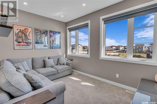 5217 E Green Crescent, Regina, SK - Indoor Photo Showing Living Room