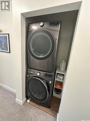 5217 E Green Crescent, Regina, SK - Indoor Photo Showing Laundry Room