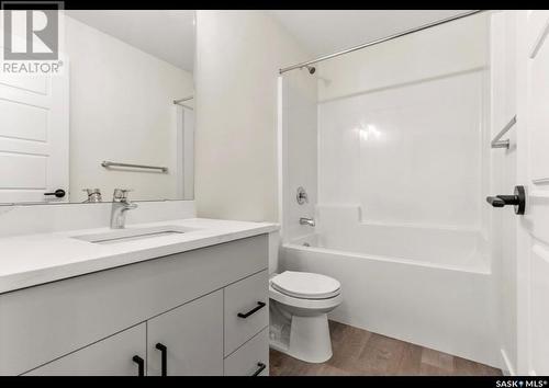 5217 E Green Crescent, Regina, SK - Indoor Photo Showing Bathroom