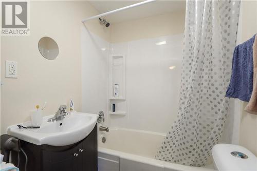 78 Riverside Drive, Greater Sudbury, ON - Indoor Photo Showing Bathroom