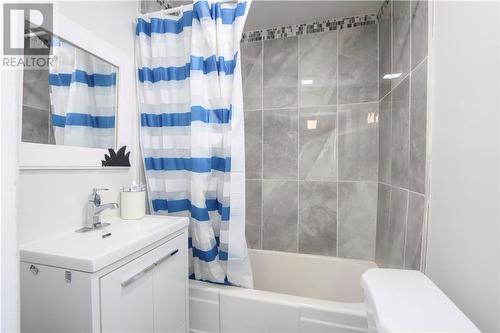 78 Riverside Drive, Greater Sudbury, ON - Indoor Photo Showing Bathroom