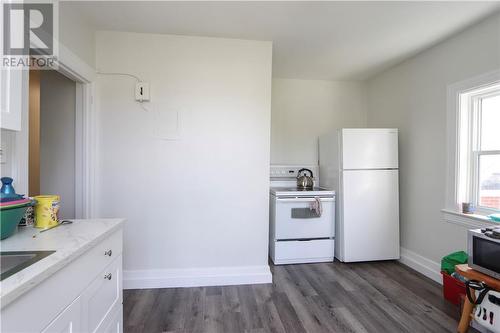 78 Riverside Drive, Greater Sudbury, ON - Indoor Photo Showing Kitchen