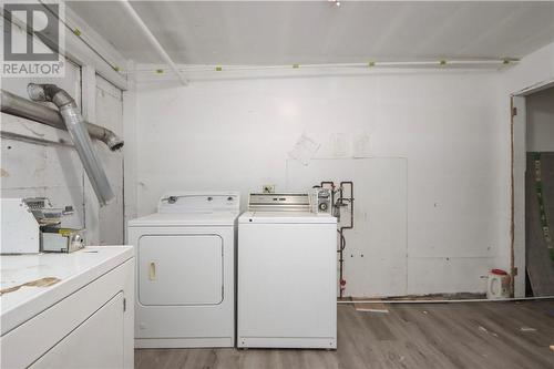 78 Riverside Drive, Greater Sudbury, ON - Indoor Photo Showing Laundry Room