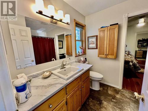 5437 Scuffi Road, 100 Mile House, BC - Indoor Photo Showing Bathroom