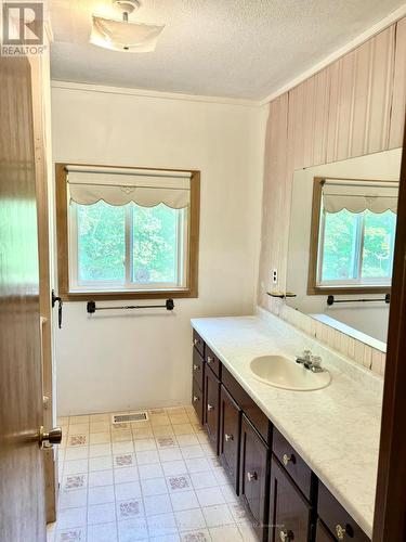 72 Bierworth Road, Bancroft, ON - Indoor Photo Showing Bathroom