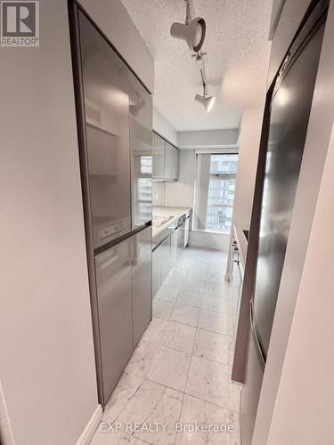 1605 - 50 Lombard Street, Toronto, ON - Indoor Photo Showing Kitchen