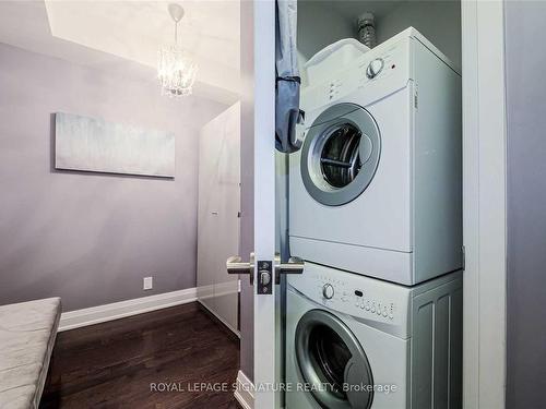 408-21 Clairtrell Rd, Toronto, ON - Indoor Photo Showing Laundry Room