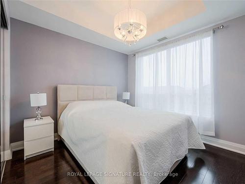 408-21 Clairtrell Rd, Toronto, ON - Indoor Photo Showing Bedroom