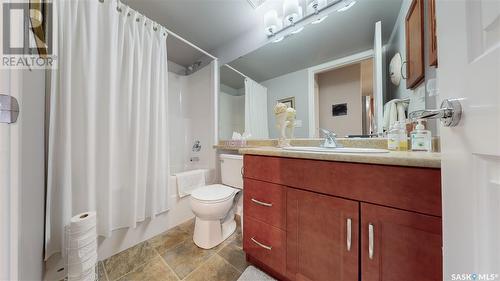 211 2311 Windsor Park Road, Regina, SK - Indoor Photo Showing Bathroom