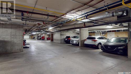 211 2311 Windsor Park Road, Regina, SK - Indoor Photo Showing Garage