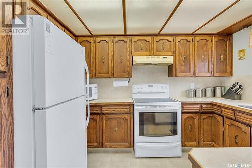 410 Needham Way, Saskatoon, SK - Indoor Photo Showing Kitchen