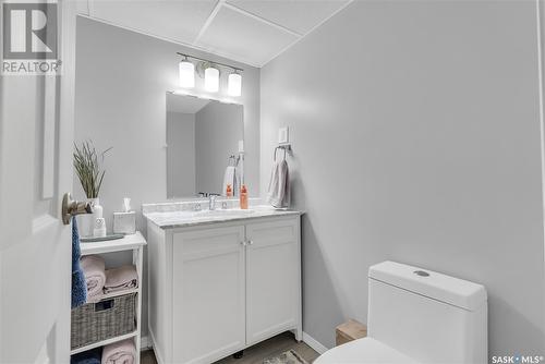 410 Needham Way, Saskatoon, SK - Indoor Photo Showing Bathroom