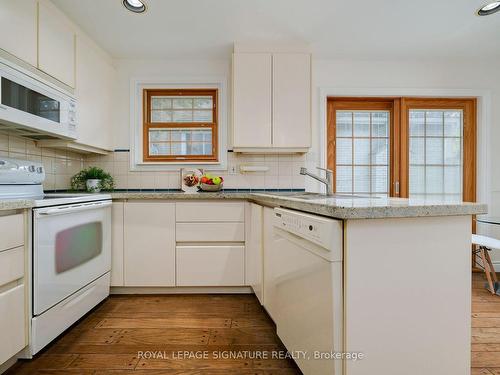 19 Dallington Dr, Toronto, ON - Indoor Photo Showing Kitchen