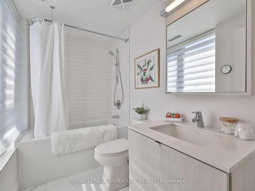 216-1100 Kingston Rd, Toronto, ON - Indoor Photo Showing Bathroom