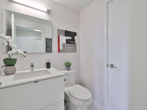 216-1100 Kingston Rd, Toronto, ON - Indoor Photo Showing Bathroom