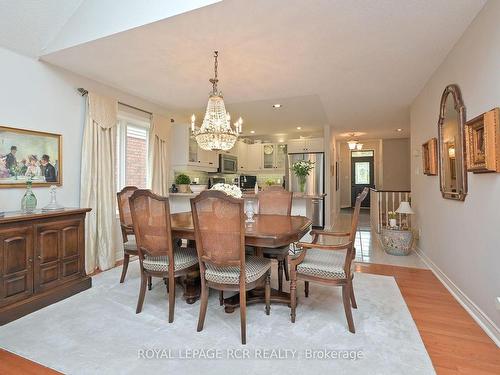 13 Briar Gate Way, New Tecumseth, ON - Indoor Photo Showing Dining Room