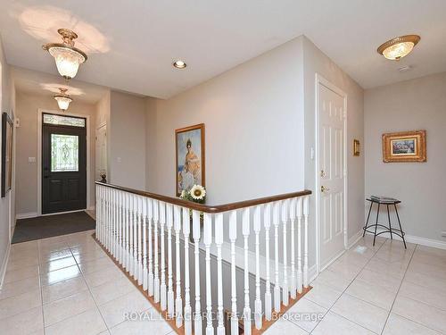 13 Briar Gate Way, New Tecumseth, ON - Indoor Photo Showing Other Room