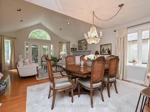 13 Briar Gate Way, New Tecumseth, ON - Indoor Photo Showing Dining Room