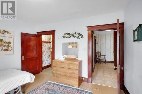 54 Victor Street, London, ON - Indoor Photo Showing Bedroom