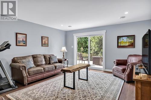 299 Barry Road, Madoc, ON - Indoor Photo Showing Living Room