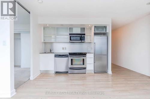 2509 - 25 Telegram Mews, Toronto (Waterfront Communities), ON - Indoor Photo Showing Kitchen