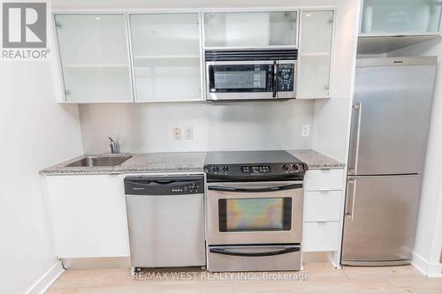 2509 - 25 Telegram Mews, Toronto (Waterfront Communities), ON - Indoor Photo Showing Kitchen