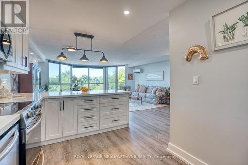 405 - 26 Hall Road, Halton Hills (Georgetown), ON - Indoor Photo Showing Kitchen