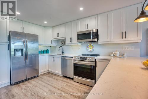 405 - 26 Hall Road, Halton Hills (Georgetown), ON - Indoor Photo Showing Kitchen With Stainless Steel Kitchen