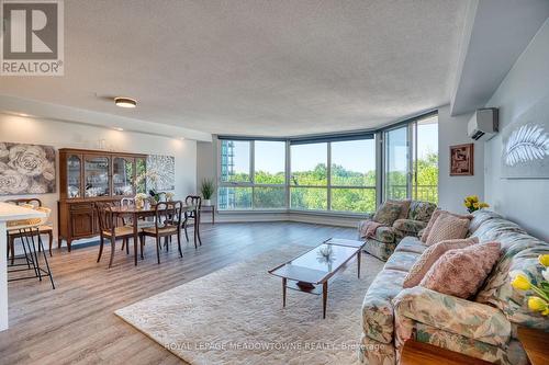 405 - 26 Hall Road, Halton Hills (Georgetown), ON - Indoor Photo Showing Living Room