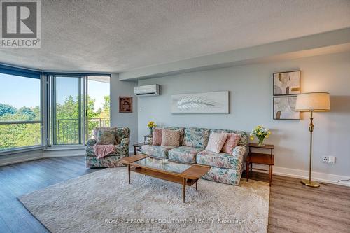 405 - 26 Hall Road, Halton Hills (Georgetown), ON - Indoor Photo Showing Living Room